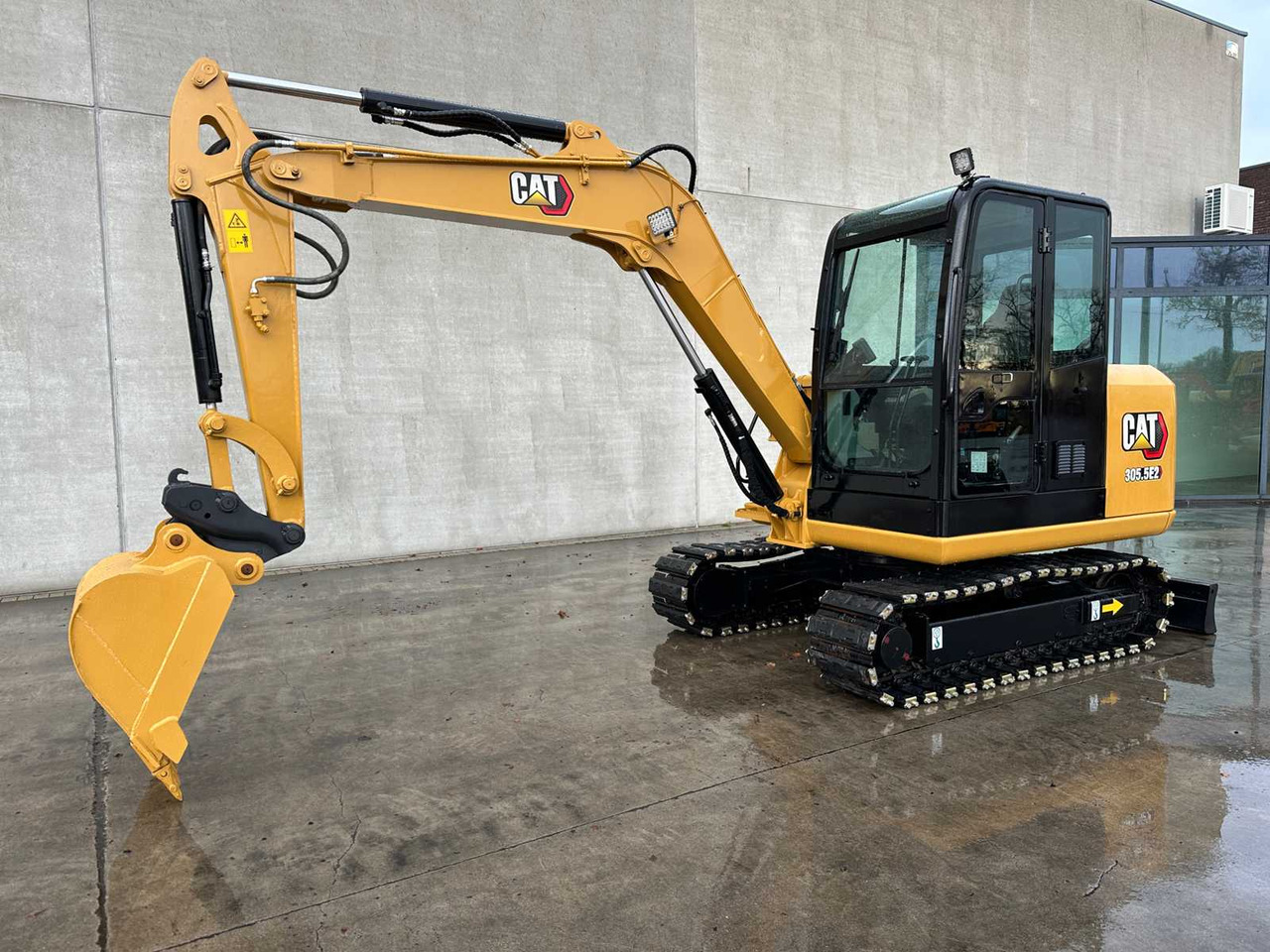 CATERPILLAR - 2017 - 305.5E2 - MIDI EXCAVATOR - حفّار: صورة 1 CATERPILLAR - 2017 - 305.5E2 - MIDI EXCAVATOR - حفّار: صورة 1