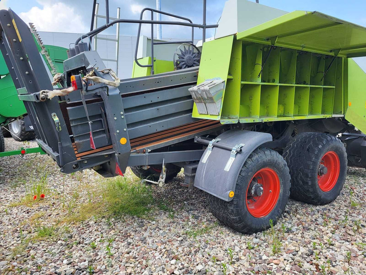آلة بالات مربعة Claas Quadrant 2200 756D: صورة 8