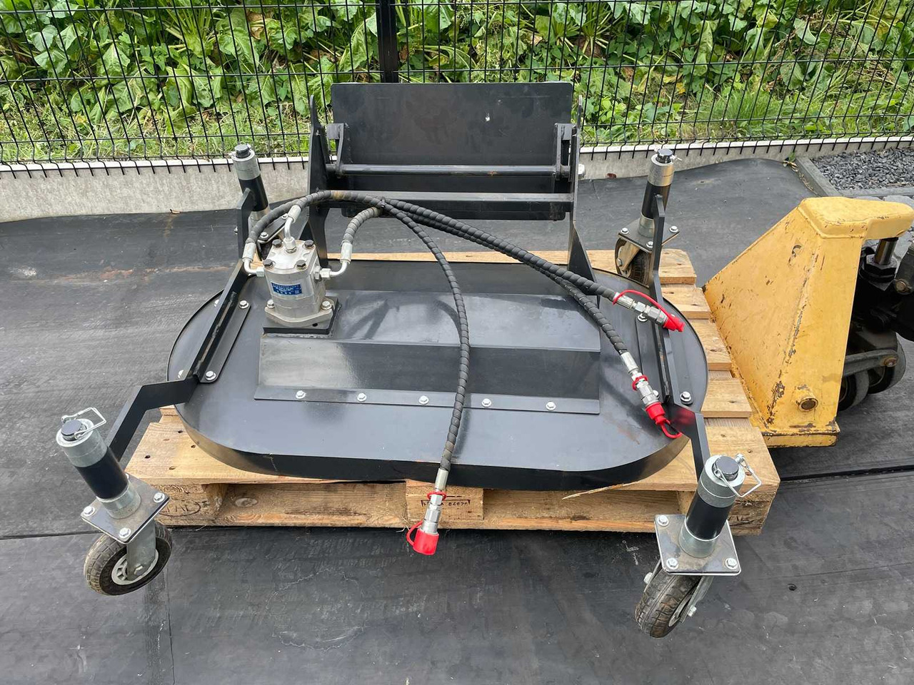 Cutting deck Hydraulic - التقطيع جزازة: صورة 1 Cutting deck Hydraulic - التقطيع جزازة: صورة 1