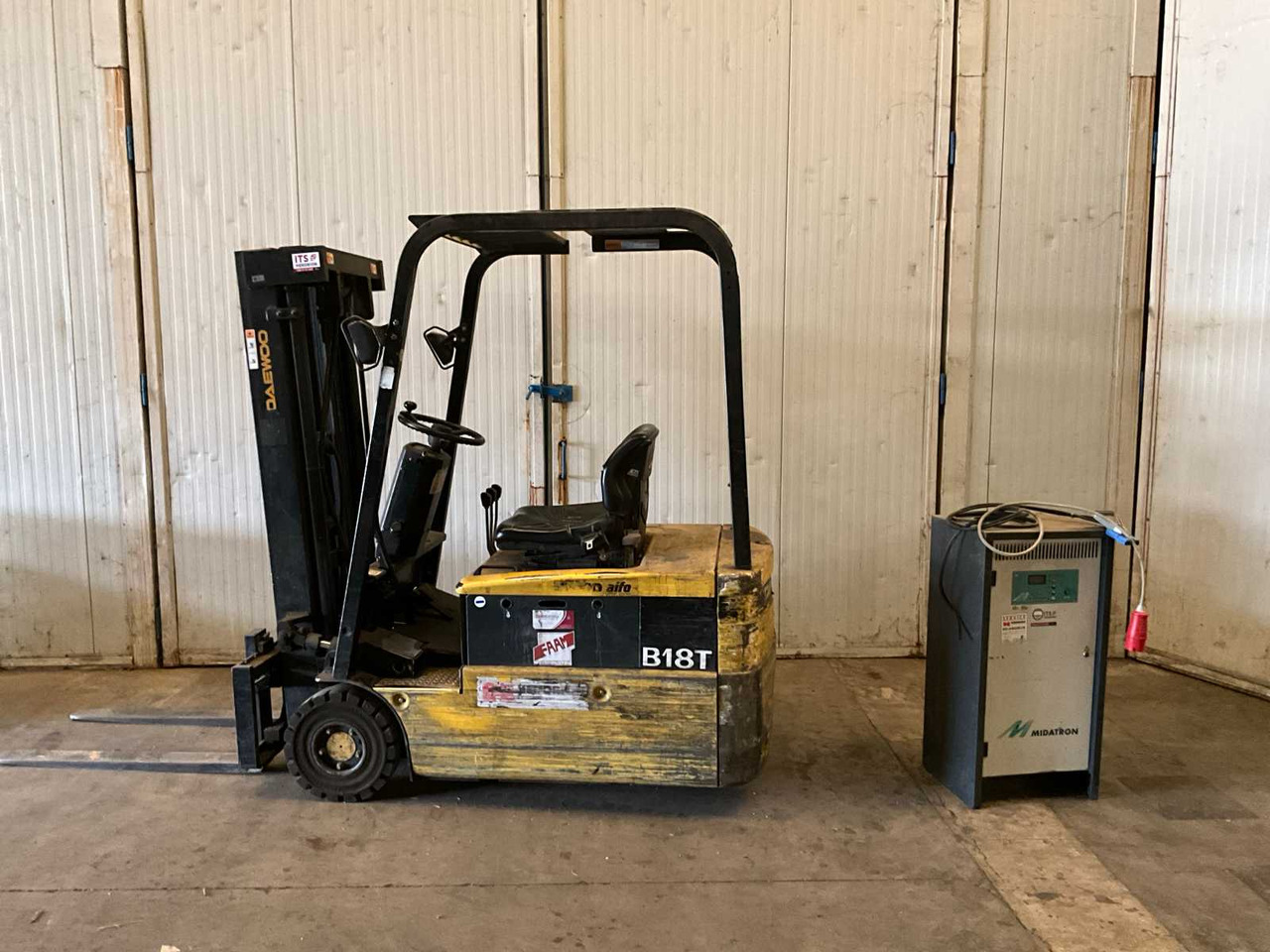 DAEWOO - 2000 - B18T-2 - FORKLIFT LIFT CAPACITY: 1750KG - رافعة شوكية: صورة 1 DAEWOO - 2000 - B18T-2 - FORKLIFT LIFT CAPACITY: 1750KG - رافعة شوكية: صورة 1