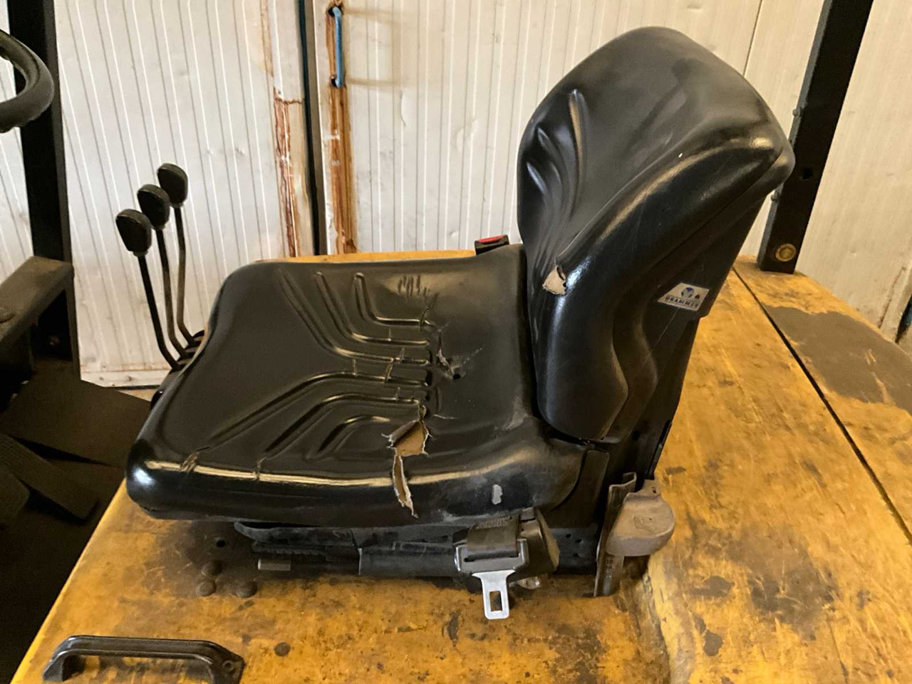 DAEWOO - 2000 - B18T-2 - FORKLIFT LIFT CAPACITY: 1750KG - رافعة شوكية: صورة 5 DAEWOO - 2000 - B18T-2 - FORKLIFT LIFT CAPACITY: 1750KG - رافعة شوكية: صورة 5