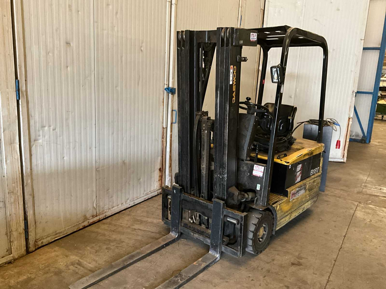 DAEWOO - 2000 - B18T-2 - FORKLIFT LIFT CAPACITY: 1750KG - رافعة شوكية: صورة 3 DAEWOO - 2000 - B18T-2 - FORKLIFT LIFT CAPACITY: 1750KG - رافعة شوكية: صورة 3