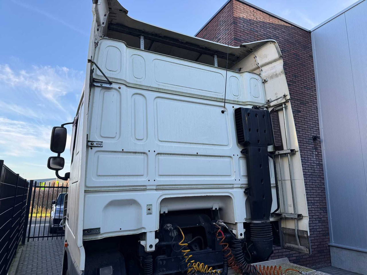 DAF - 2010 - FT XF105 - TRUCK - شاحنة: صورة 5 DAF - 2010 - FT XF105 - TRUCK - شاحنة: صورة 5