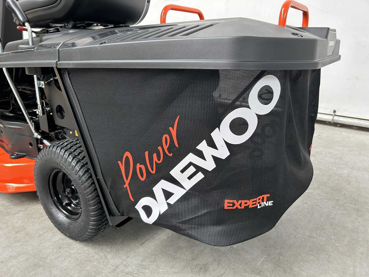 Daewoo DAXRM224 - جزازة عشب الحدائق: صورة 5 Daewoo DAXRM224 - جزازة عشب الحدائق: صورة 5