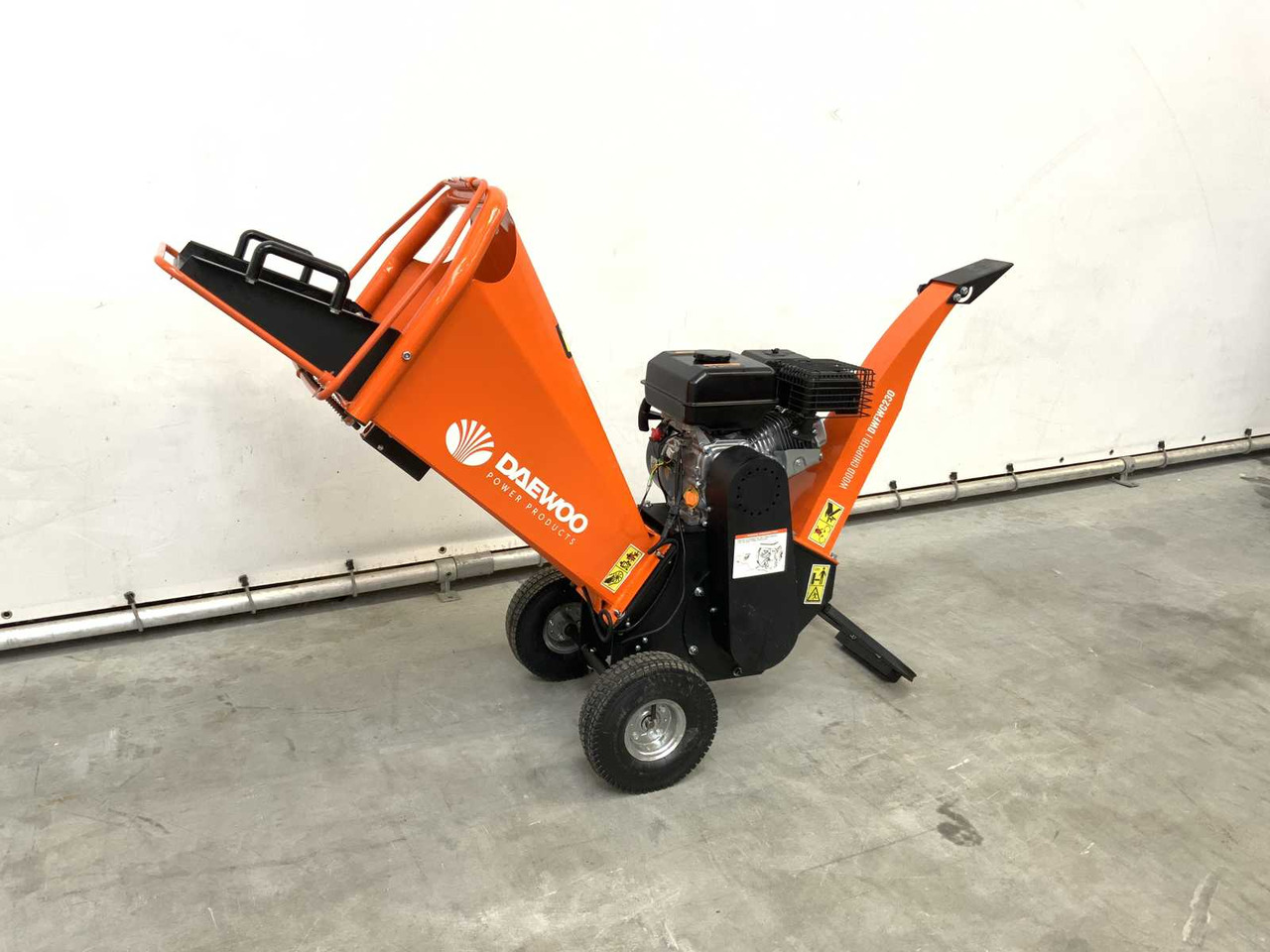 Daewoo DWFWC230 - قاطعة الأخشاب: صورة 1 Daewoo DWFWC230 - قاطعة الأخشاب: صورة 1