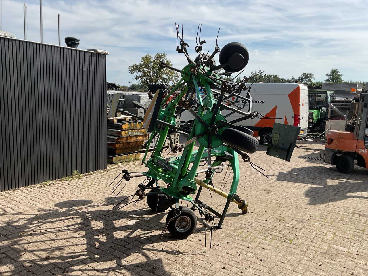 Deutz-Fahrenheit 6561 - ماكينات نشر التبن: صورة 3 Deutz-Fahrenheit 6561 - ماكينات نشر التبن: صورة 3