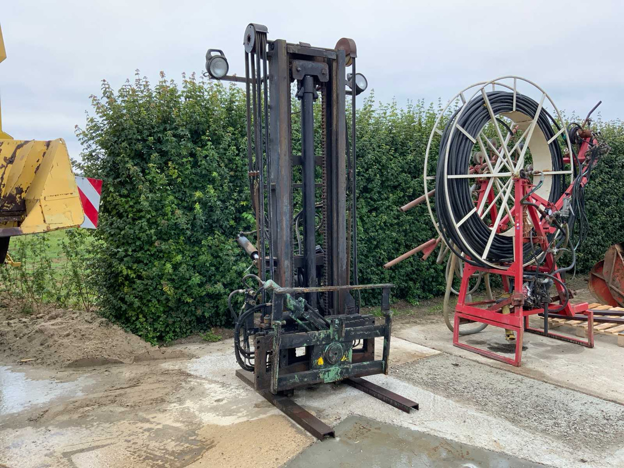 Duplex lifting mast with tilter - مغراف أمامي للجرار: صورة 1 Duplex lifting mast with tilter - مغراف أمامي للجرار: صورة 1