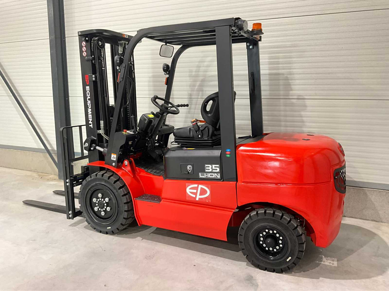 EP - 2025 - EFL 352 LI-ION - FORKLIFT TRUCK - رافعة شوكية: صورة 3 EP - 2025 - EFL 352 LI-ION - FORKLIFT TRUCK - رافعة شوكية: صورة 3