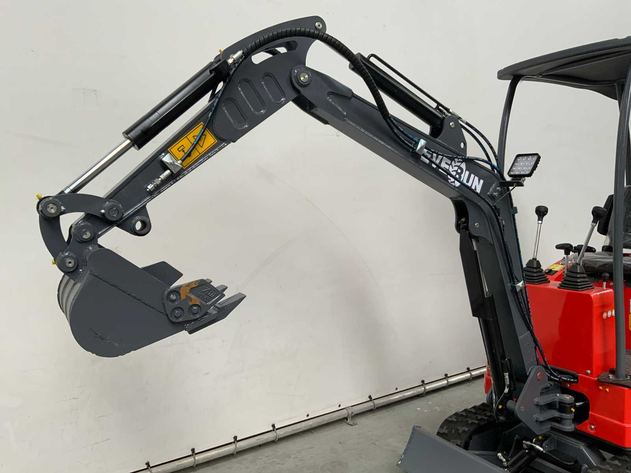EVERUN - 2025 - ERE10PRO - MINI EXCAVATOR - حفار صغير: صورة 3 EVERUN - 2025 - ERE10PRO - MINI EXCAVATOR - حفار صغير: صورة 3