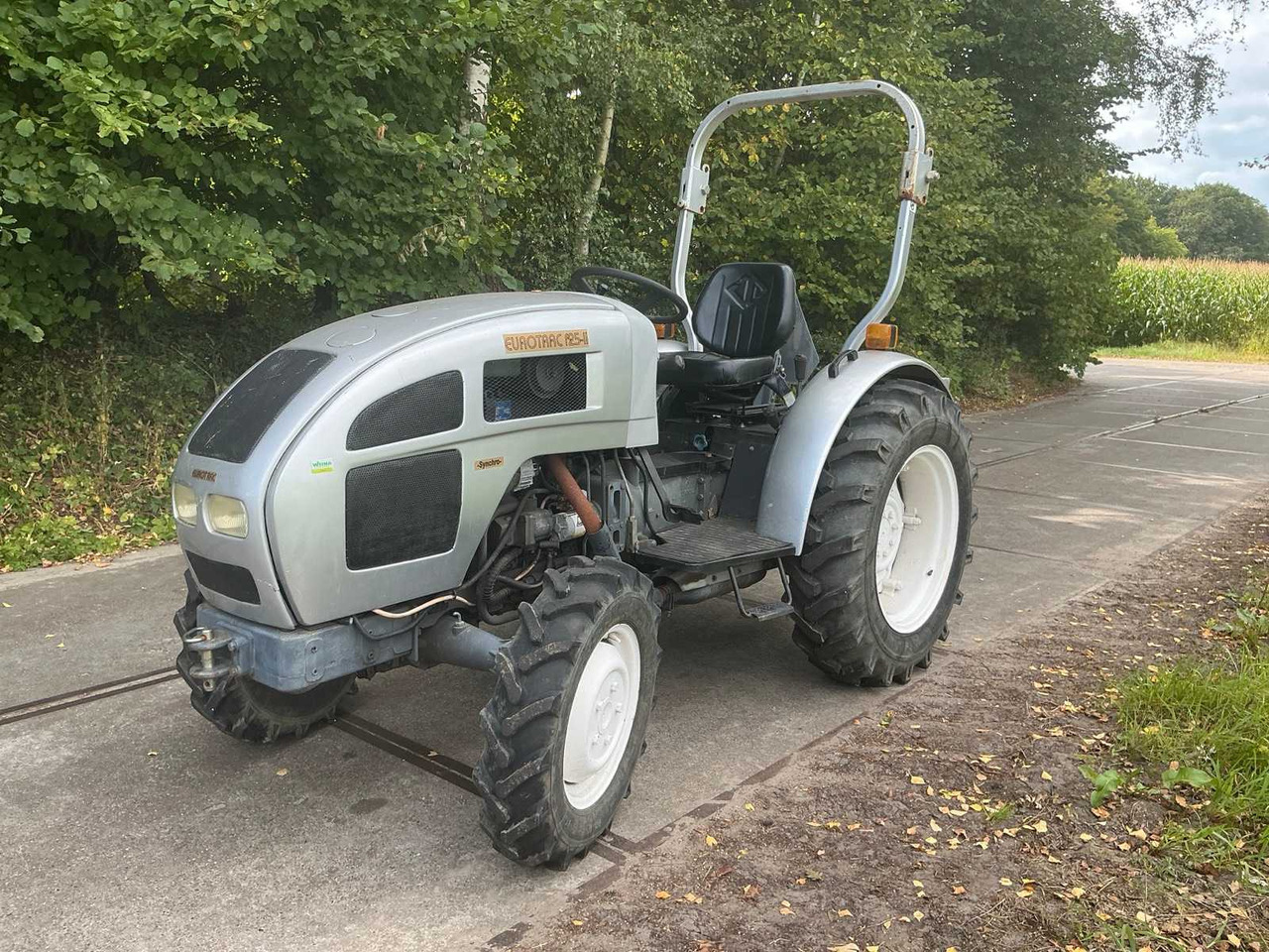 Eurotrac F25 - جرار صغير: صورة 1 Eurotrac F25 - جرار صغير: صورة 1