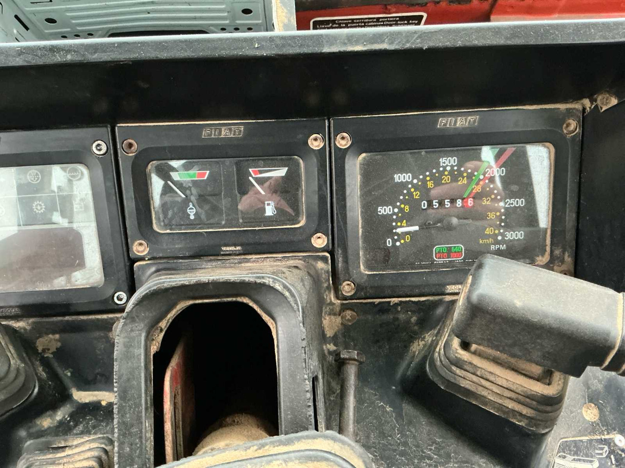 جرار FIAT - 1992 - 160-90 DT - ALL-WHEEL DRIVE FARM TRACTOR: صورة 18 جرار FIAT - 1992 - 160-90 DT - ALL-WHEEL DRIVE FARM TRACTOR: صورة 18