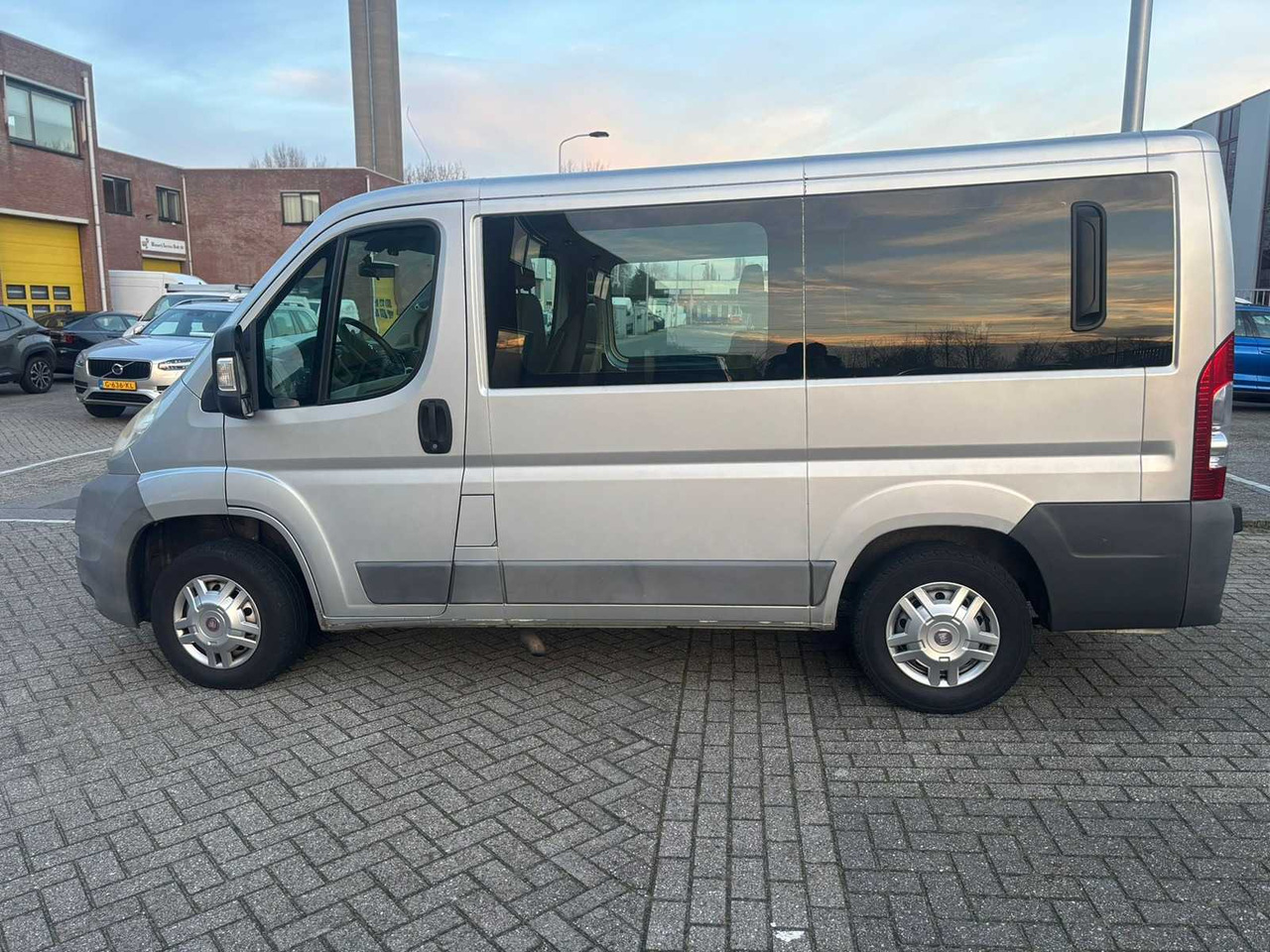 FIAT - DUCATO - WHEELCHAIR TRANSPORT - 30 2.2 MJ KH1 DC - COMMERCIAL VEHICLE - شاحنة توصيل مغلقة: صورة 3 FIAT - DUCATO - WHEELCHAIR TRANSPORT - 30 2.2 MJ KH1 DC - COMMERCIAL VEHICLE - شاحنة توصيل مغلقة: صورة 3