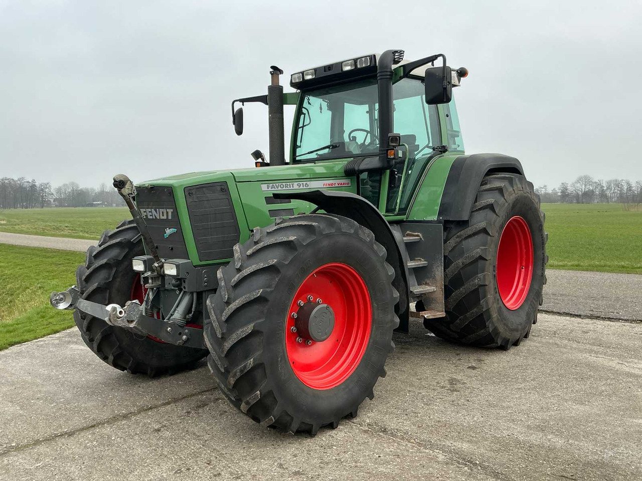 Fendt Favorit 916 - جرار: صورة 1 Fendt Favorit 916 - جرار: صورة 1