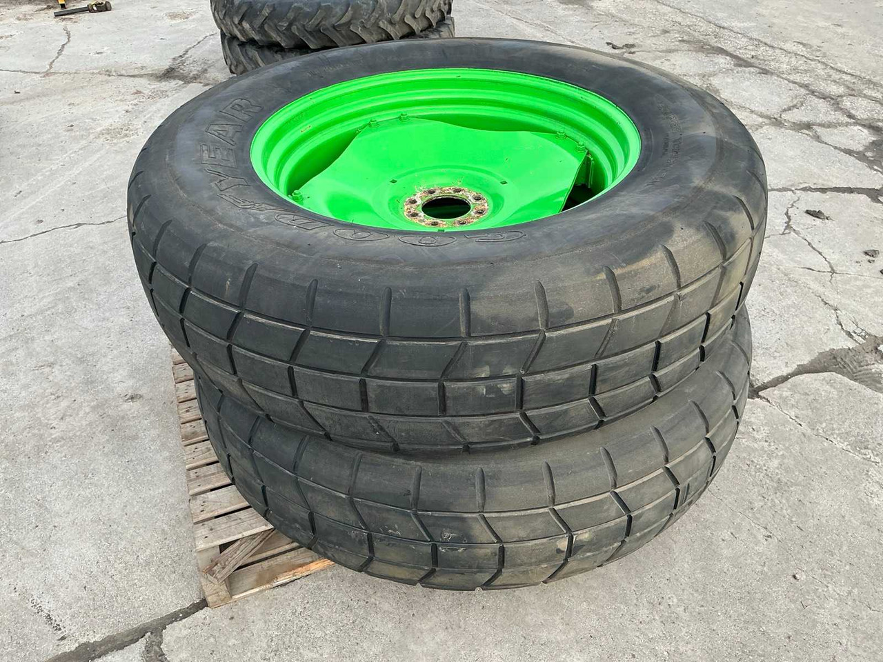Good Year Super Traction Radial - الإطارات والجنوط - جرار: صورة 5 Good Year Super Traction Radial - الإطارات والجنوط - جرار: صورة 5