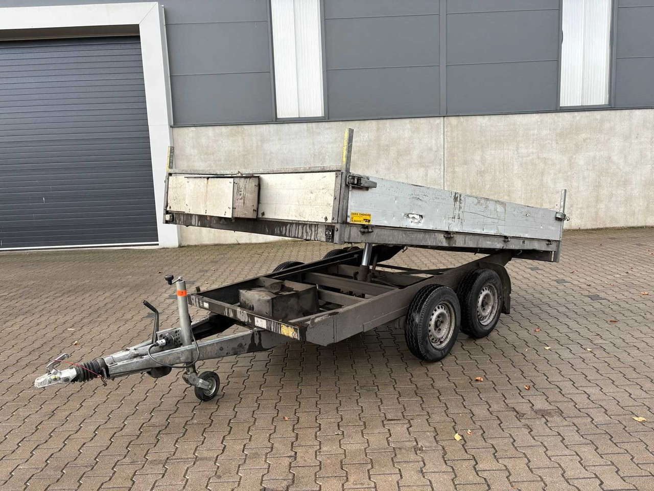 HAPERT - 2000 - D3000-02 - HYDRAULIC TIPPER TRAILER - مقطورة: صورة 1 HAPERT - 2000 - D3000-02 - HYDRAULIC TIPPER TRAILER - مقطورة: صورة 1