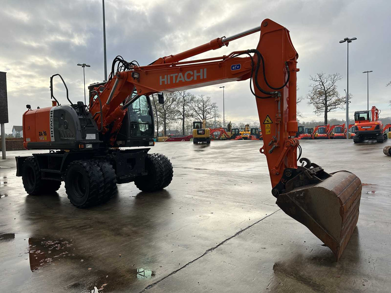 HITACHI - 2012 - ZX145W-3 - WHEELED EXCAVATOR - حفار ذو عجلات: صورة 3 HITACHI - 2012 - ZX145W-3 - WHEELED EXCAVATOR - حفار ذو عجلات: صورة 3