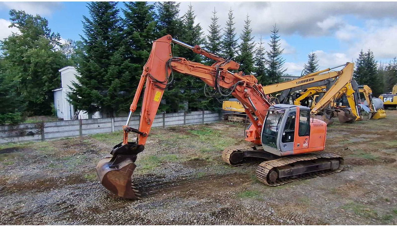 HITACHI ZX225USLC - حفار زاحف: صورة 1 HITACHI ZX225USLC - حفار زاحف: صورة 1