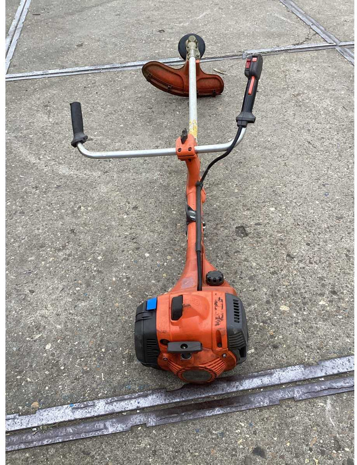HUSQVARNA 545 RX - ماكينات قطع الحشائش الغابات: صورة 3 HUSQVARNA 545 RX - ماكينات قطع الحشائش الغابات: صورة 3