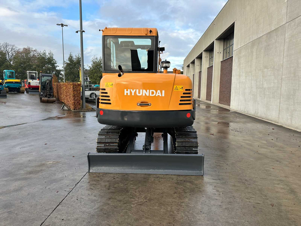 HYUNDAI - 2017 - R60V - MIDI EXCAVATOR - حفّار: صورة 5 HYUNDAI - 2017 - R60V - MIDI EXCAVATOR - حفّار: صورة 5