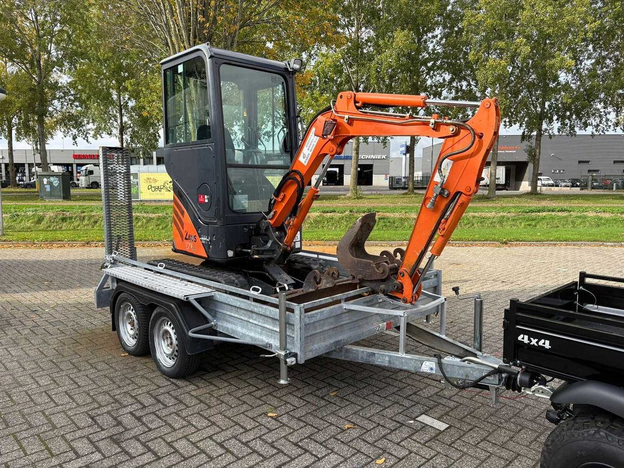 Hitachi HITACHI - ZX17U-2 - MINI EXCAVATOR INCL. ADHERENT - حفار صغير: صورة 1 Hitachi HITACHI - ZX17U-2 - MINI EXCAVATOR INCL. ADHERENT - حفار صغير: صورة 1