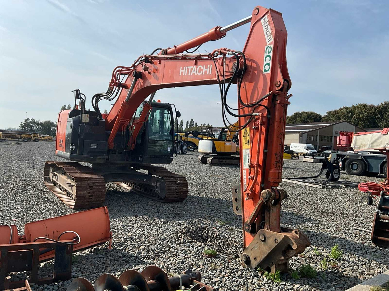 Hitachi Zaxis 225uslc - حفار زاحف: صورة 4 Hitachi Zaxis 225uslc - حفار زاحف: صورة 4