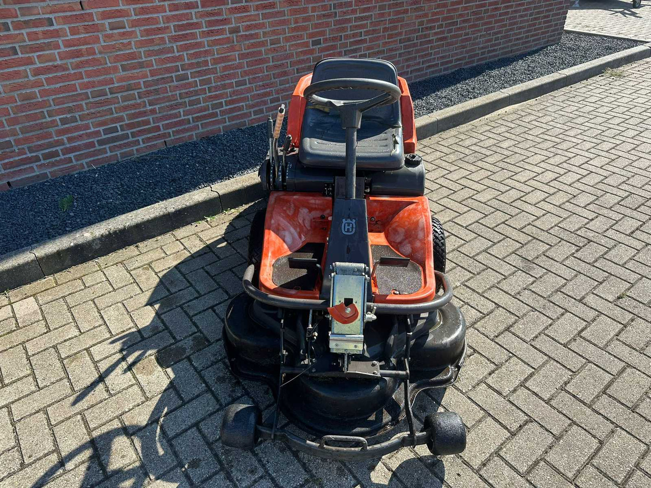Husqvarna rider 11 - جزازة عشب الحدائق: صورة 4 Husqvarna rider 11 - جزازة عشب الحدائق: صورة 4