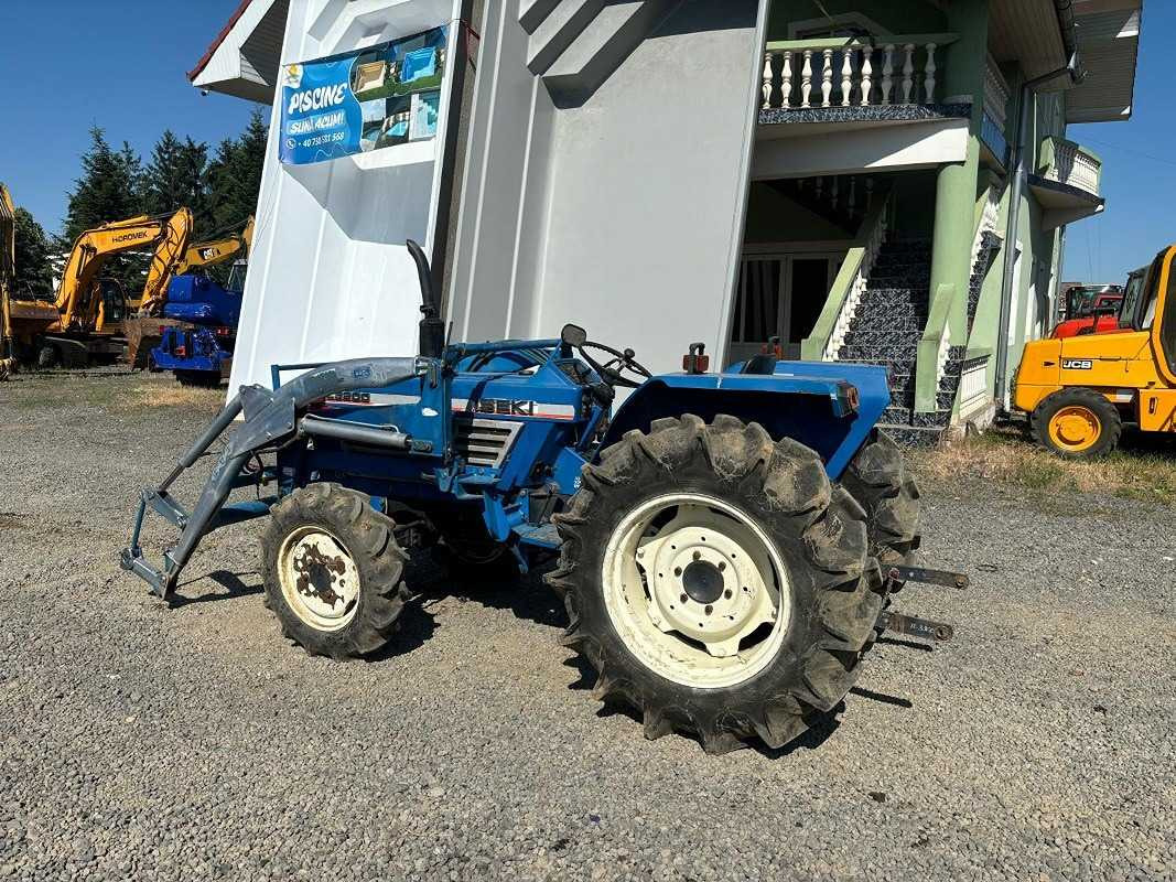 ISEKI 4-WHEEL DRIVE TRACTOR - جرار: صورة 2 ISEKI 4-WHEEL DRIVE TRACTOR - جرار: صورة 2