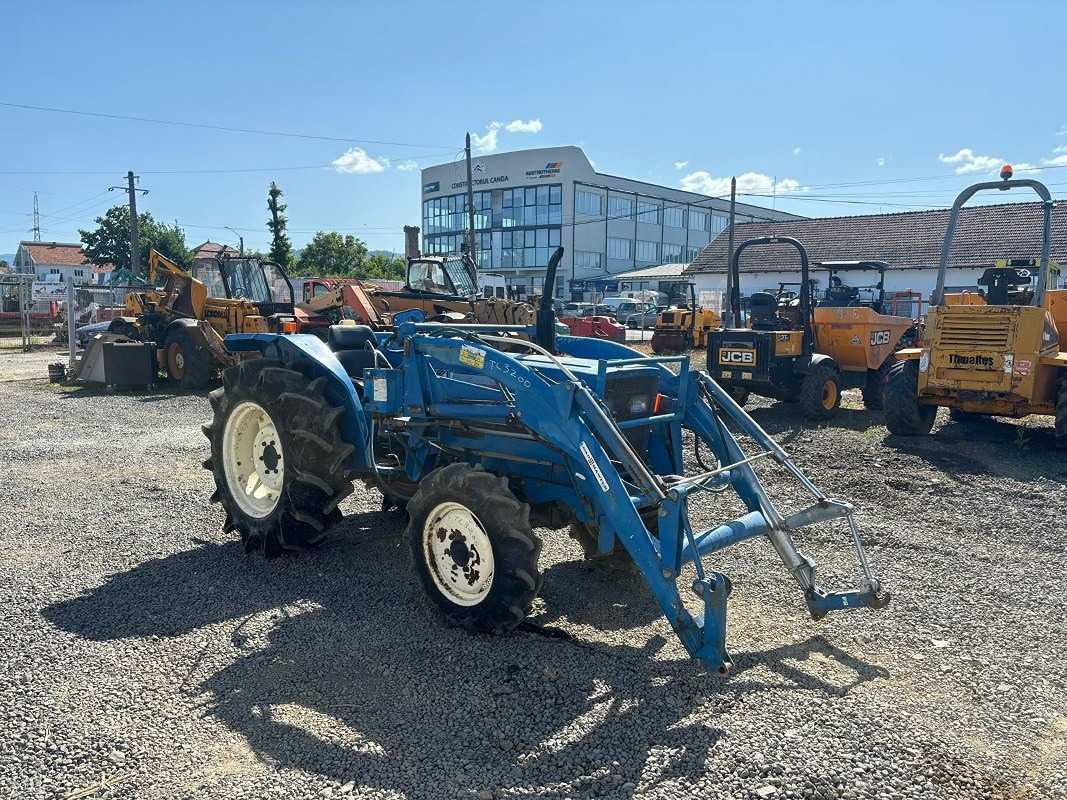 ISEKI 4-WHEEL DRIVE TRACTOR - جرار: صورة 4 ISEKI 4-WHEEL DRIVE TRACTOR - جرار: صورة 4