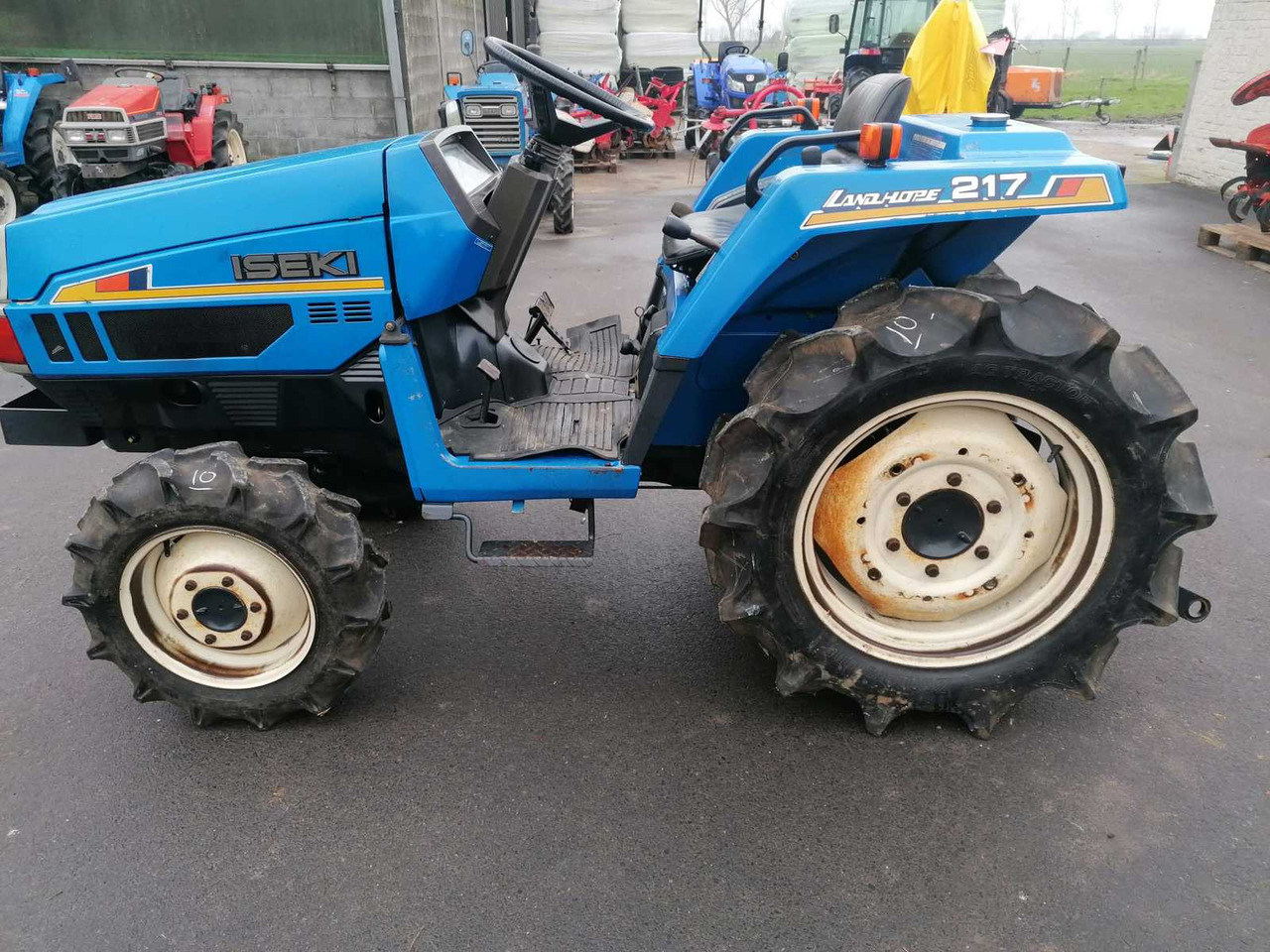 Iseki TU217F - جرار صغير: صورة 1 Iseki TU217F - جرار صغير: صورة 1