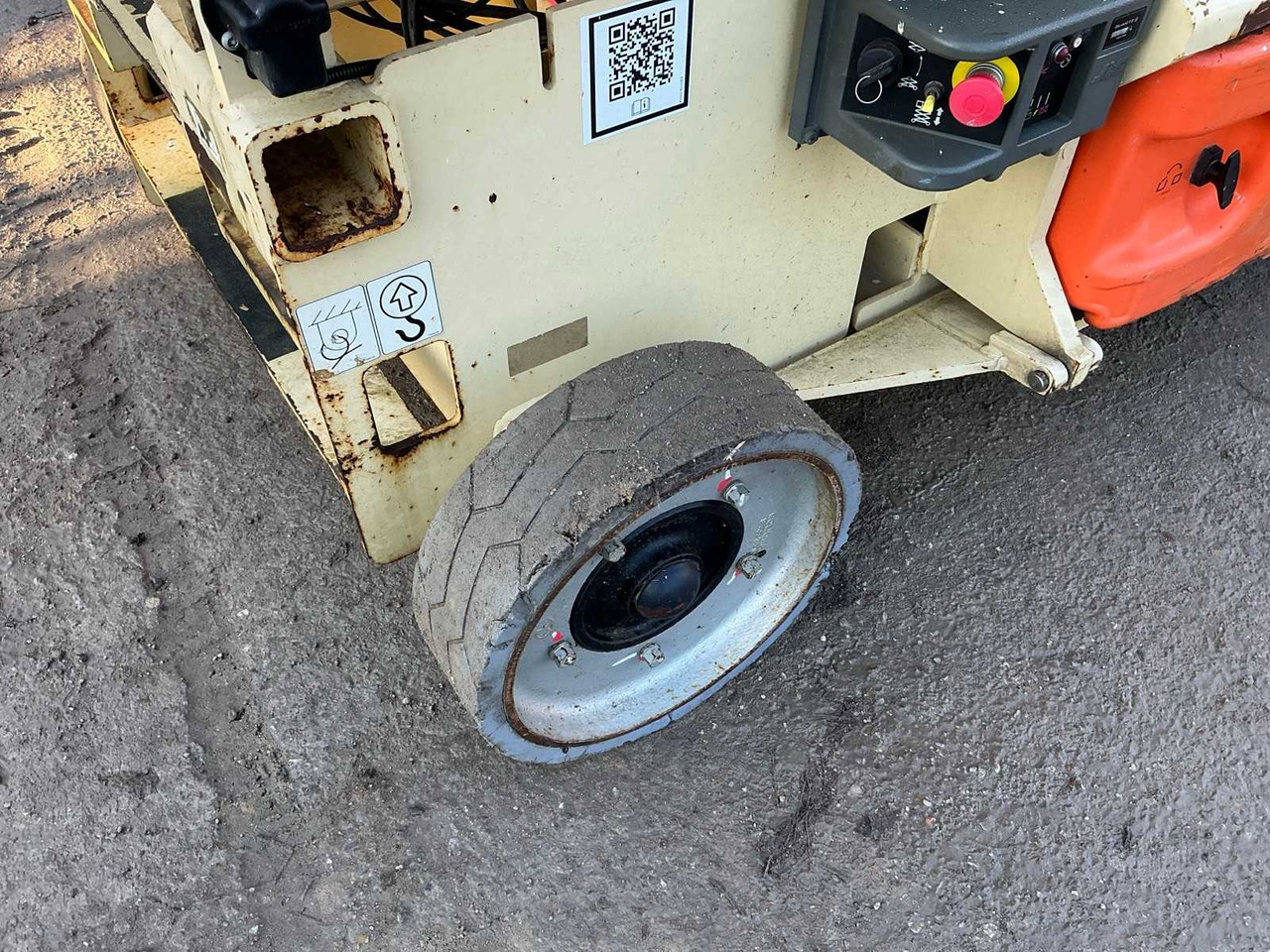 منصة جومحمولةية JLG - 3246ES - AERIAL WORK PLATFORMS - 2011 (ESN11811014): صورة 9