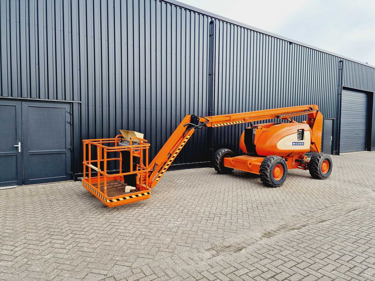 JLG 600 AJ - منصة جومحمولةية: صورة 1 JLG 600 AJ - منصة جومحمولةية: صورة 1