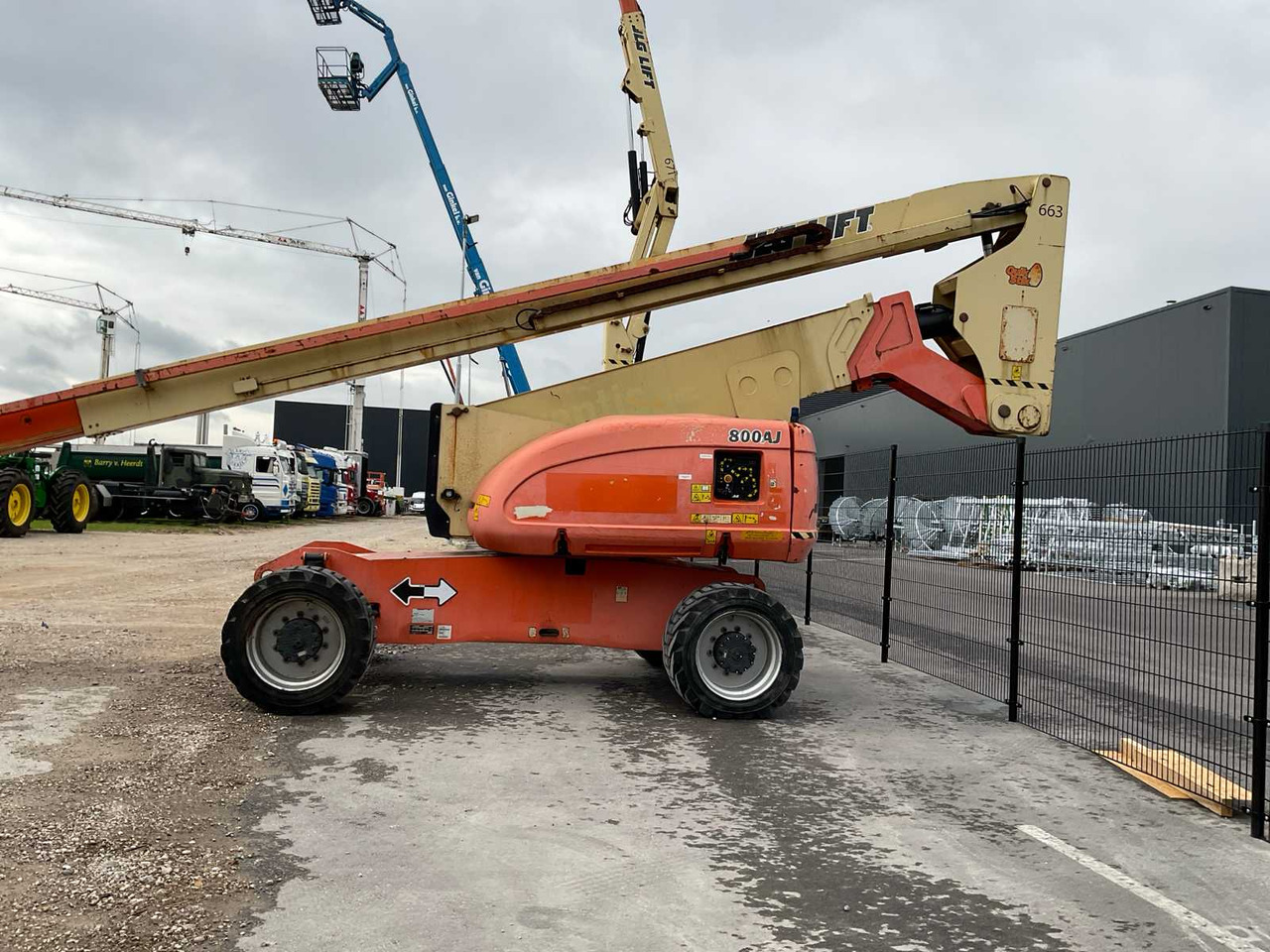 JLG 800AJ - منصة جومحمولةية: صورة 3 JLG 800AJ - منصة جومحمولةية: صورة 3