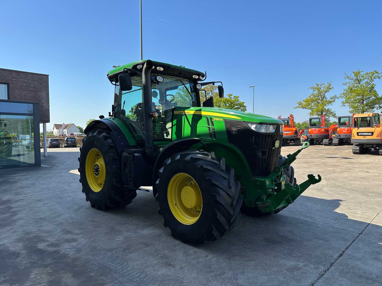 JOHN DEERE - 2013 - 7230R - ALL-WHEEL DRIVE FARM TRACTOR - جرار: صورة 3 JOHN DEERE - 2013 - 7230R - ALL-WHEEL DRIVE FARM TRACTOR - جرار: صورة 3