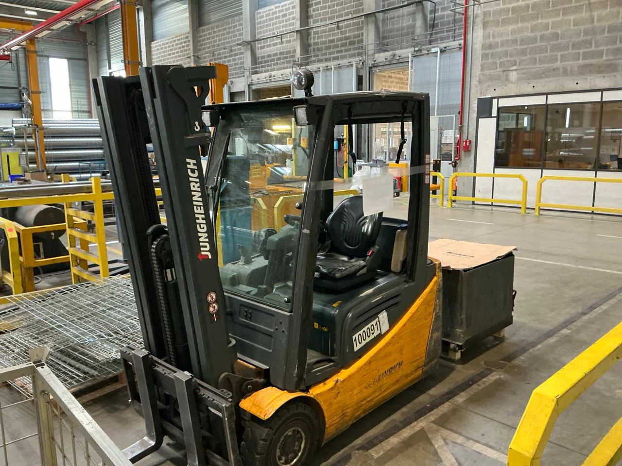 JUNGHEINRICH - 2015 - EFG216 - COUNTERBALANCE FORKLIFT - رافعة شوكية: صورة 3 JUNGHEINRICH - 2015 - EFG216 - COUNTERBALANCE FORKLIFT - رافعة شوكية: صورة 3