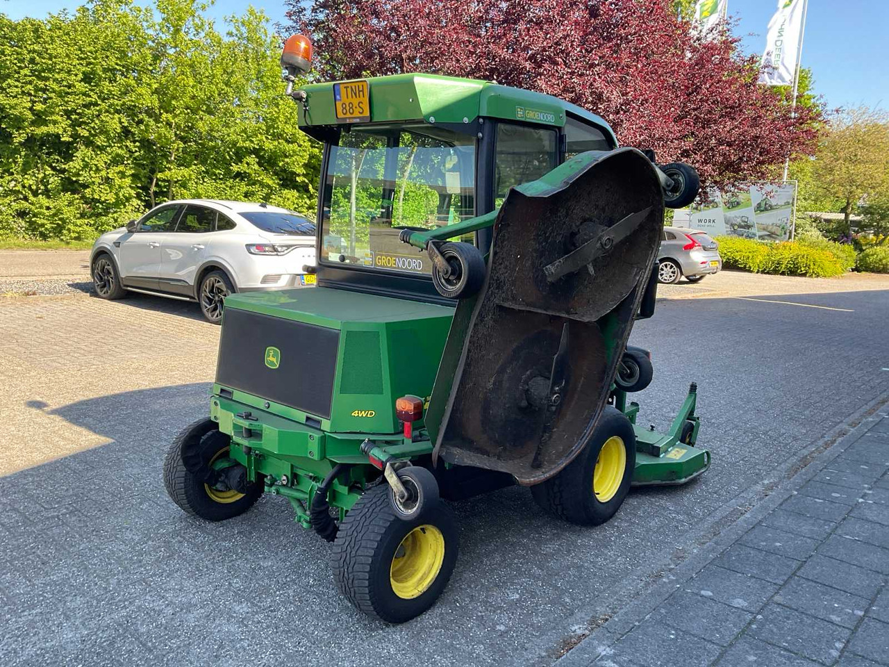 John Deere 1515 Series 2 4WD - جزازة عشب الحدائق: صورة 3 John Deere 1515 Series 2 4WD - جزازة عشب الحدائق: صورة 3
