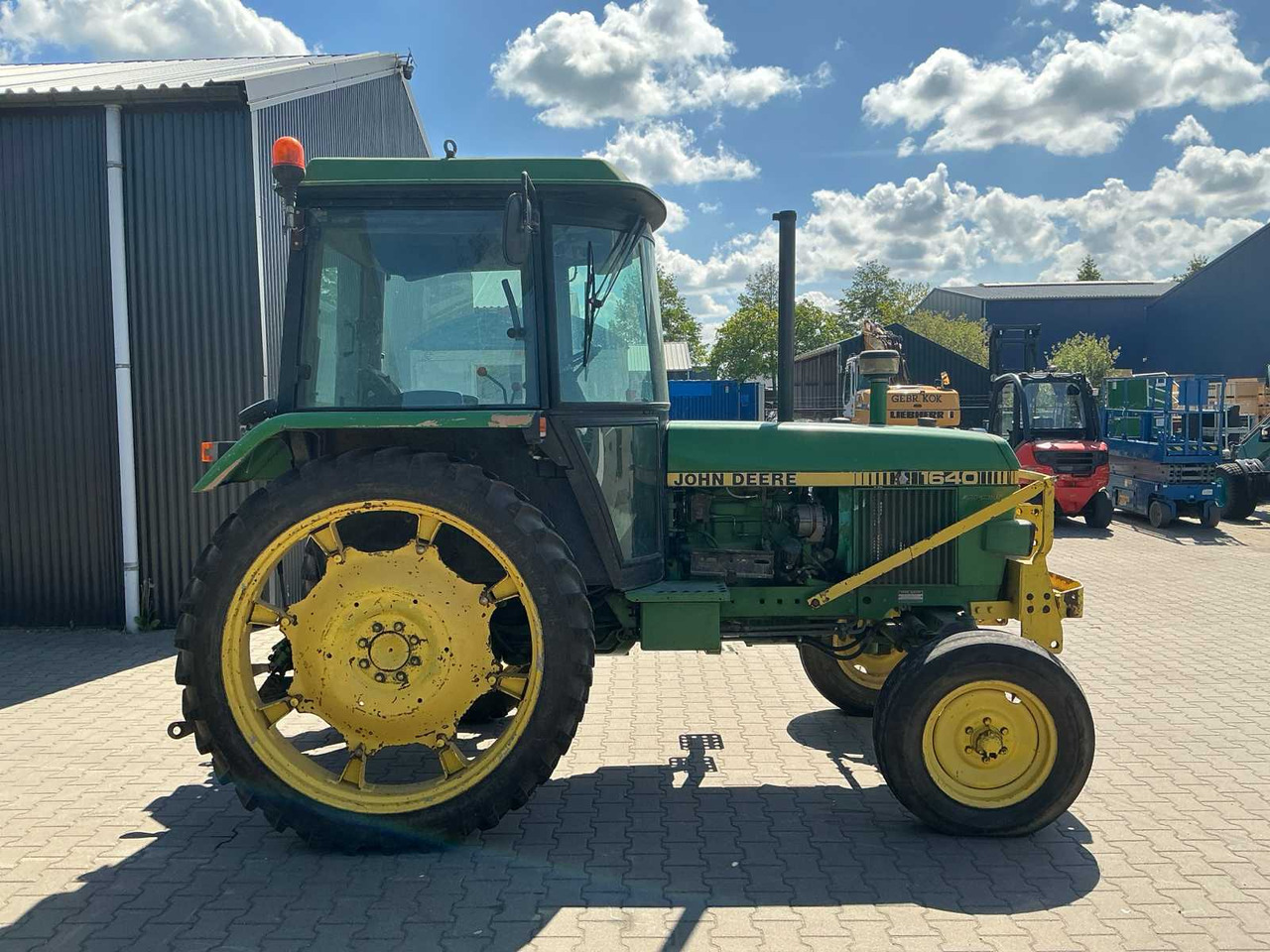 John Deere 1640 Synchron - جرار: صورة 4 John Deere 1640 Synchron - جرار: صورة 4