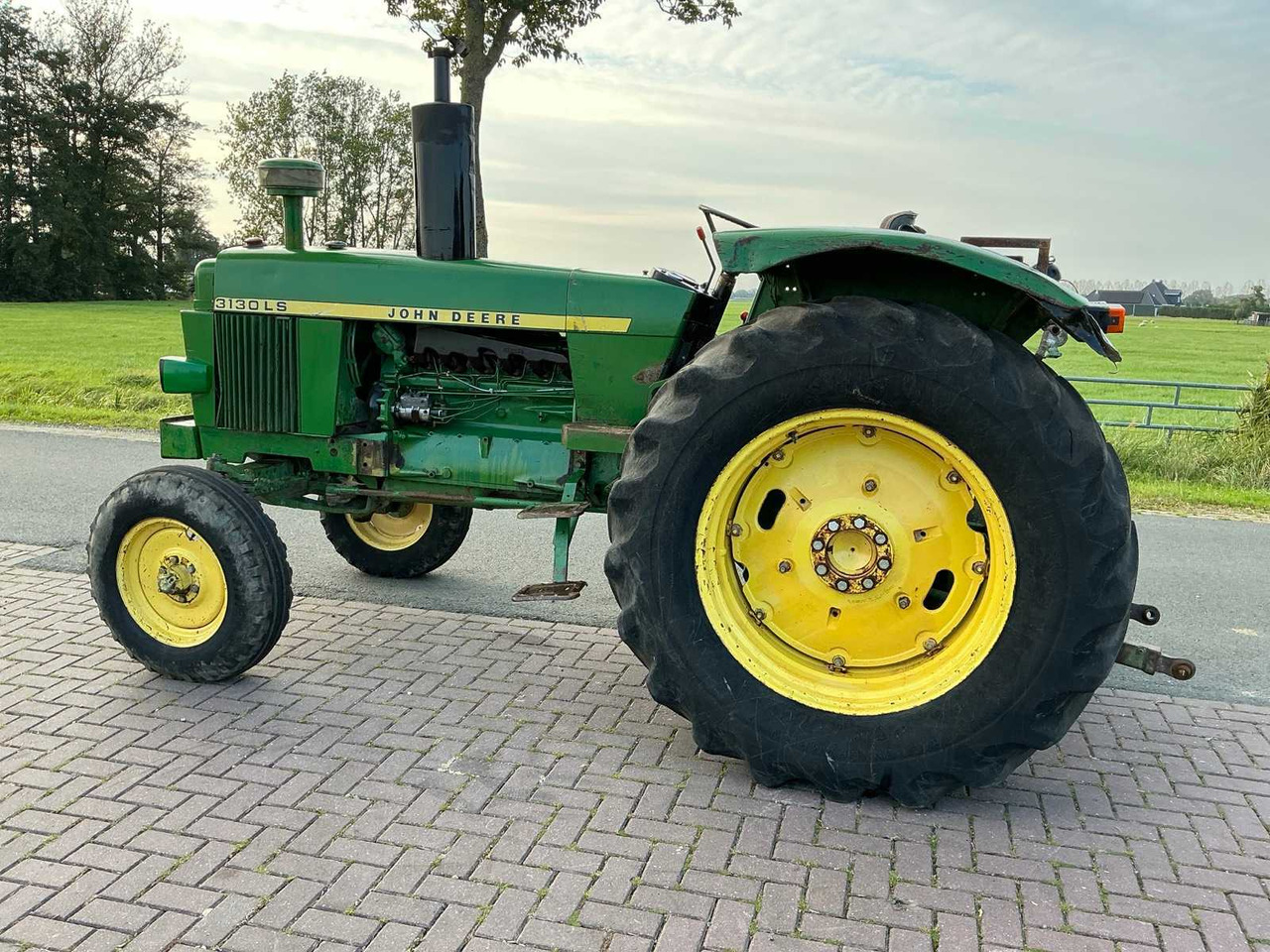 John Deere 3130 - جرار: صورة 4 John Deere 3130 - جرار: صورة 4