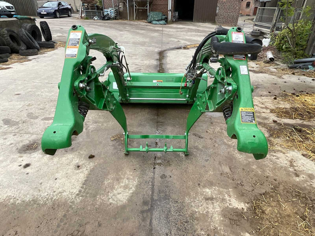 John Deere 320 R - آلات زراعية: صورة 5 John Deere 320 R - آلات زراعية: صورة 5