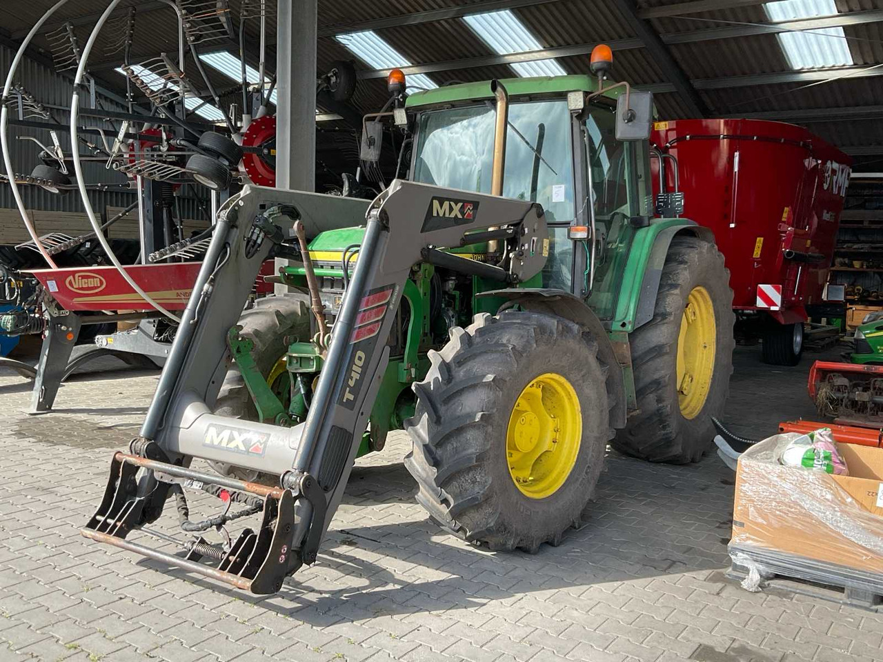 John Deere 6310 - جرار: صورة 1 John Deere 6310 - جرار: صورة 1