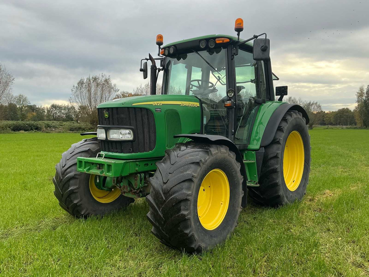 John Deere JOHN DEERE - 2005 - 6420 M - ALL-WHEEL DRIVE FARM TRACTOR - جرار: صورة 4 John Deere JOHN DEERE - 2005 - 6420 M - ALL-WHEEL DRIVE FARM TRACTOR - جرار: صورة 4
