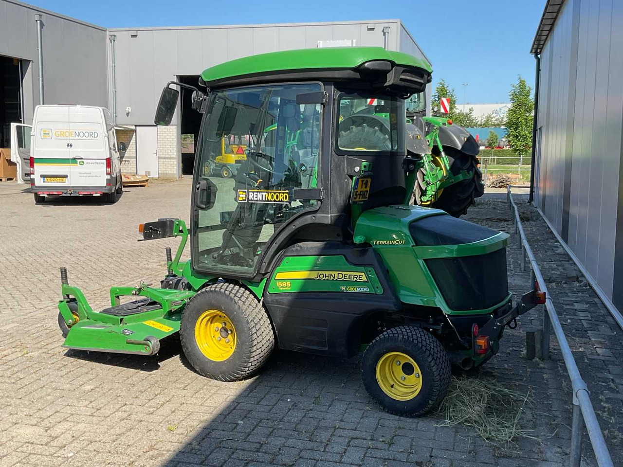 John Deere TerrainCut 1585 - جزازة عشب الحدائق: صورة 4 John Deere TerrainCut 1585 - جزازة عشب الحدائق: صورة 4