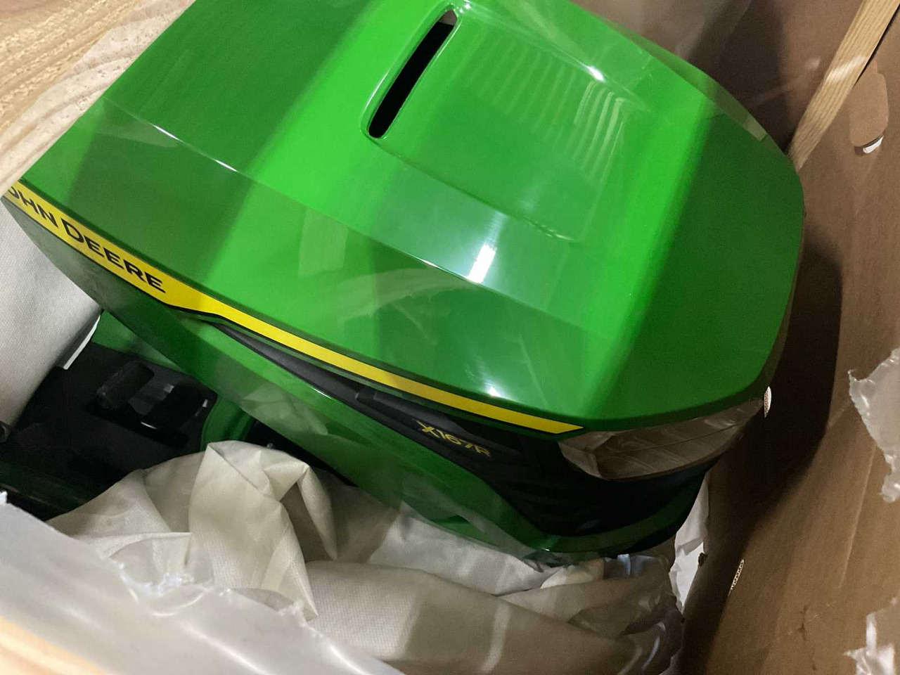 John Deere X167R - جزازة عشب الحدائق: صورة 2 John Deere X167R - جزازة عشب الحدائق: صورة 2