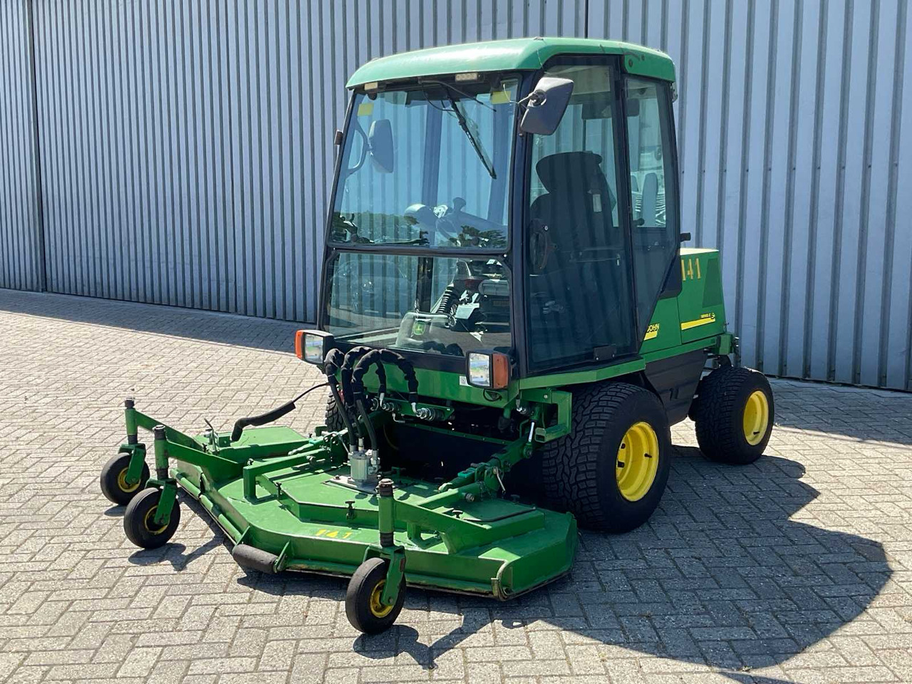 John deere 1505 - جزازة عشب الحدائق: صورة 1 John deere 1505 - جزازة عشب الحدائق: صورة 1