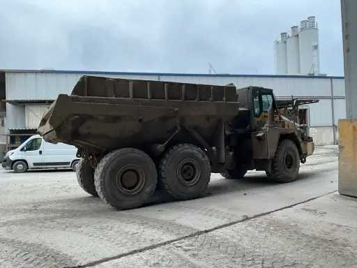 Komatsu HM300-2 - شاحنة قلاب التعدين: صورة 5 Komatsu HM300-2 - شاحنة قلاب التعدين: صورة 5