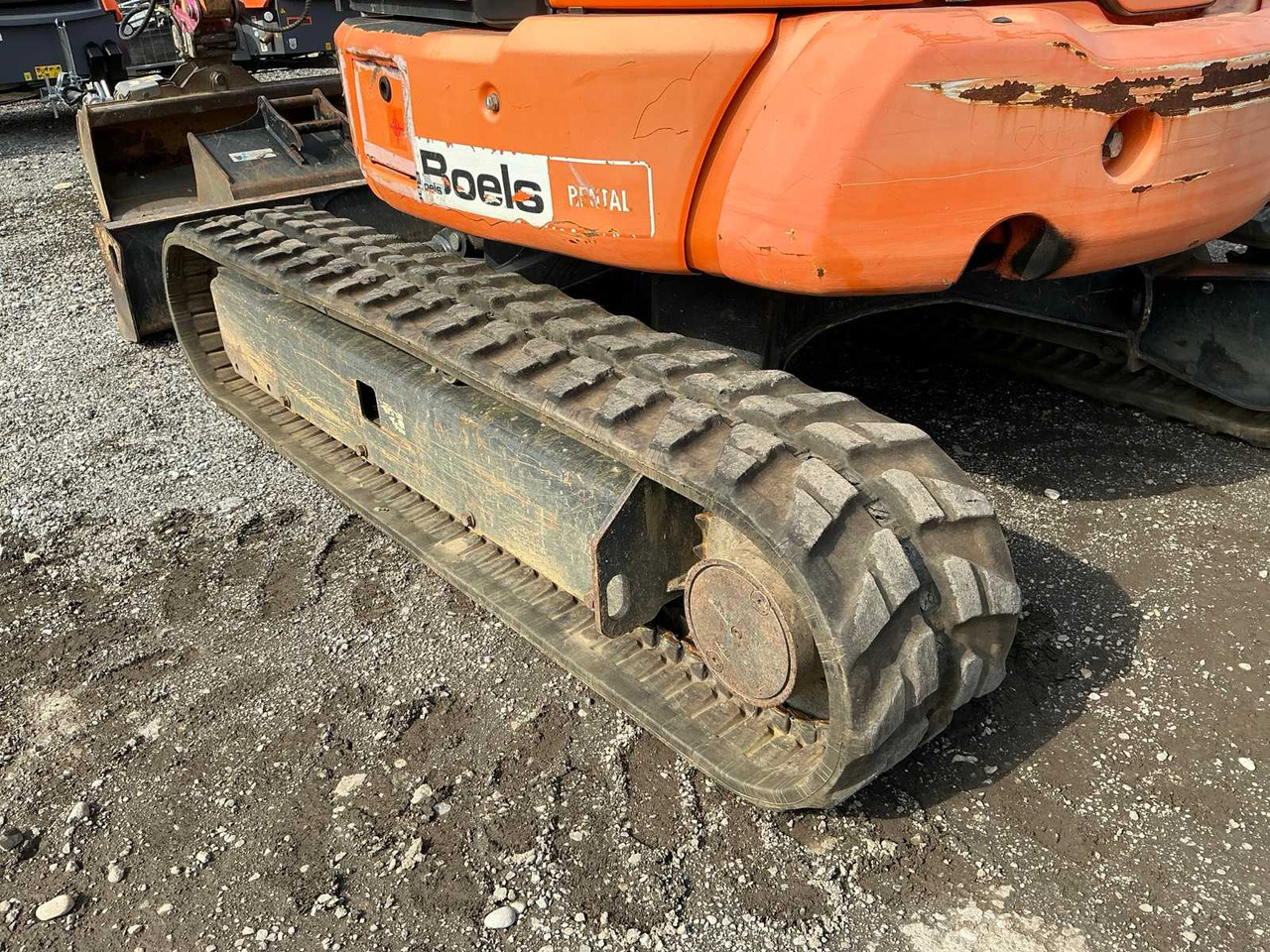 Komatsu PC35MR-5 - حفار زاحف: صورة 5 Komatsu PC35MR-5 - حفار زاحف: صورة 5