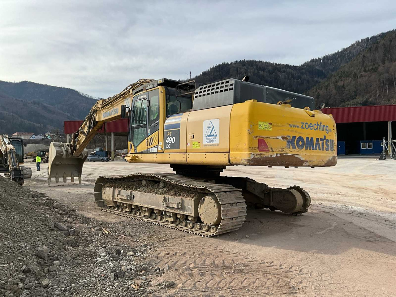 Komatsu PC490LC-10 - حفار زاحف: صورة 1 Komatsu PC490LC-10 - حفار زاحف: صورة 1