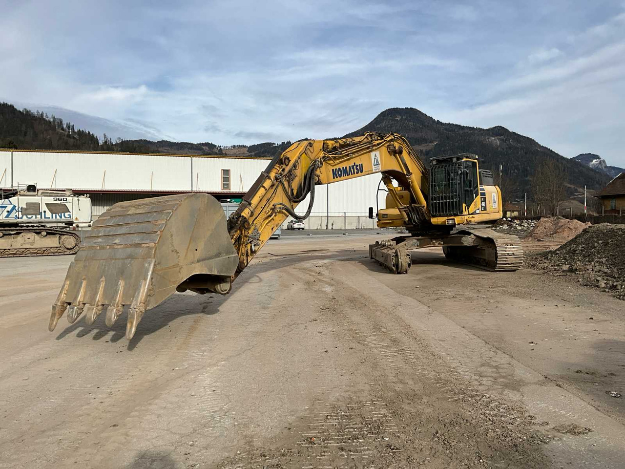Komatsu PC490LC-10 - حفار زاحف: صورة 4 Komatsu PC490LC-10 - حفار زاحف: صورة 4