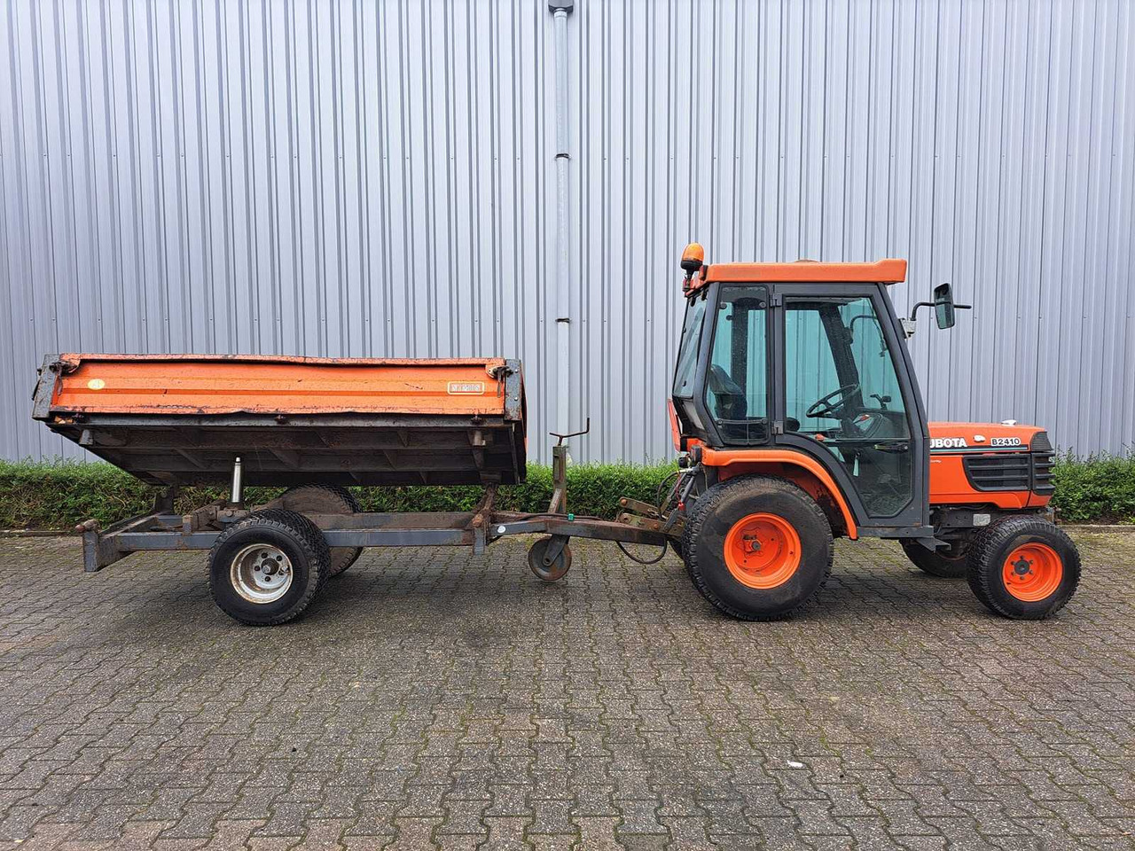 Kubota B2410 - جرار صغير: صورة 5 Kubota B2410 - جرار صغير: صورة 5