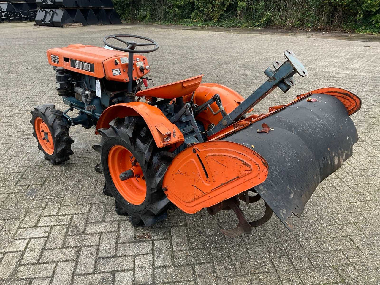 Kubota B6000 - جرار صغير: صورة 2 Kubota B6000 - جرار صغير: صورة 2