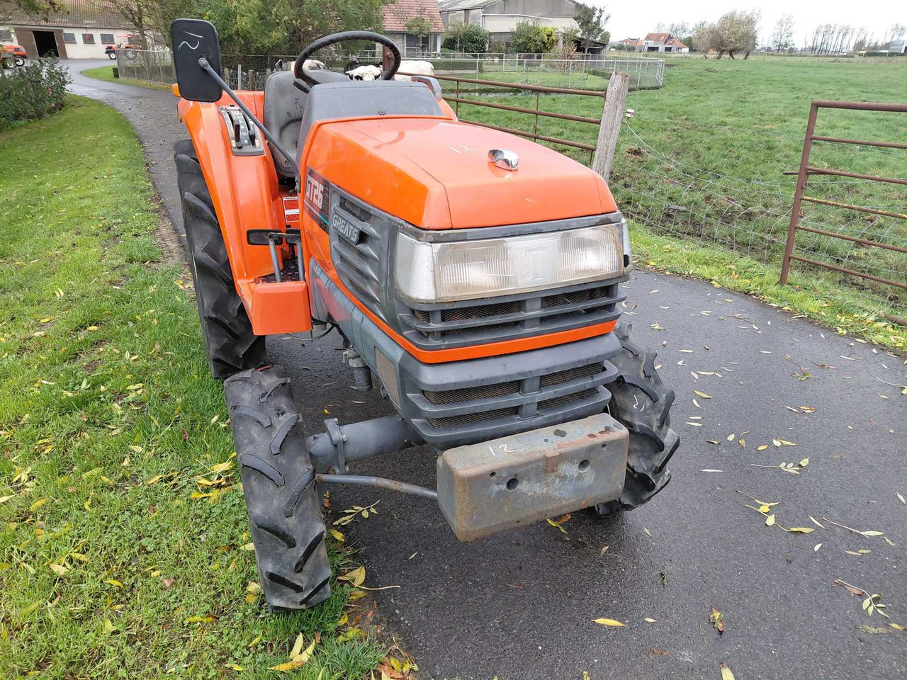 Kubota GT26 - جرار صغير: صورة 1 Kubota GT26 - جرار صغير: صورة 1